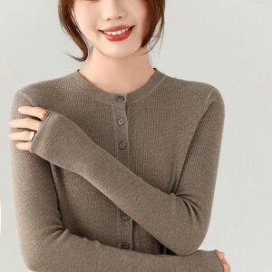 Women’s 68 count spun 100% cashmere round neck pullover sweater base sweater slim fit sweater knitted sweater