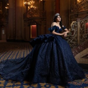 Sparkly Princess Navy Blue Off Shoulder Quinceanera Dresses Ball Gown 2025 Sweetheart Beads Crystal Sweet 16 Vestidos De 15 Años