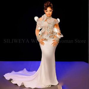 Luxury Exquisite Sleeveless High Neck Prom Dresses Mermaid Beading Appliques Court Train Evening Gowns Formal Party Occasions