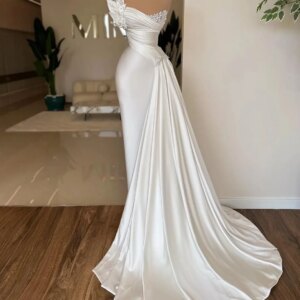 Customized Luxury Satin Straight Pearls Evening Dresses Strapless Sleeveless Panel Train White Special Occasion Gowns