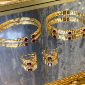 Aazuo Real Jewelry 18K Yellow Gold Real Natrual Ruby Luxury Jewelry Set Ring Earring Bangles Gift For Women Wedding Party
