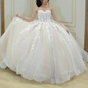 Light khaki Shiny Princess Quinceanera Dresses Off Shoulder Beads Applique Tull Sweet 16 Dress Ball Gown Vestidos 15 Anos