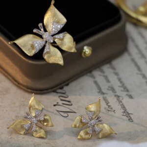 Aazuo 18K Yellow Gold Real Diamonds Luxury Jewerly Set Earring Necklace Gifted For Women Engagement Halo anillos mujer Party