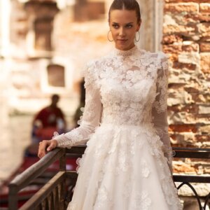 Romantic Long Sleeve Bridal Dress Customized Charming Applique Wedding Dress Classic A Line Floor-length Dress Vestidos De Novia