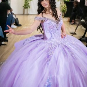 Customized Lavender Purple Off Shoulder Quinceanera Dress crystal sequin applique Tull Lace Bow vestidos de 15 Quinceanera