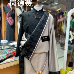 New 2025 Tibetan Robe Couple Costumes Clothing Kangba Pastoral Ethnic Life Men and Women Single Layer