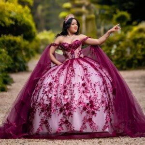 Red Shiny Quinceanera Dresses Off Shoulder Ball Gown Sweet 16 Dress Applique Beading Crystal Tull With Cape Birthday Party Vesti