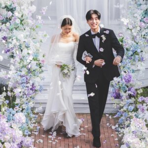 Customized Sweetheart Neck Sheath Wedding Dress Soft Satin Long Sleeve Mermaid Bridal Gown Sweep Train Lace Up Back 웨딩드레스 G4925