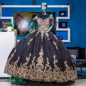 Black Shiny Off the Shoulder Ball Gown Quinceanera Dresses Gold Floral Appliques Lace Beads Tull Corset Vestidos De 15 Años