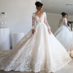 Customized Sweetheart Long Sleeve Lace Wedding Dress Vintage V-neck Bridal Dress Church Train Applique A-line Wedding Dress