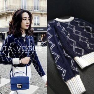 D14 Autumn/Winter New White Lily Street Photography Celebrity Same Style Woolen With Diamond Grid Pattern Pullover Long Sleeve