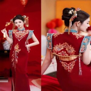 Open Slit Backless Cheongsam 2025 Spring/summer New Engagement Cheongsam Chinese Wedding Dress Qipao Toasting Dress