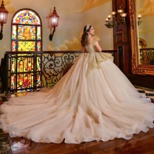 Champagne Shiny Princess Sweet 16 Quinceanera Dresses Beaded Crystals Tull Corset Party Birthday Vestido De 15 Anos Ball Gown