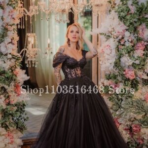 Vintage Black Victorian Wedding Dresses Elegant Off Shoulder tulle hollow see-through robe mariage femme Customised