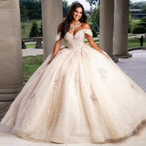 Customized ivory Modern Quinceanera Dresses for Girl Off the Shoulder Appliques Tull Vestido De 15 Quinceaneras Morado