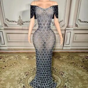 ROSEINTHEBOX Customized Sexy Crystals V Neck Cap Sleeve Sheath Floor Length Evening Dresses For Black Girl Luxury Diamonds Gown