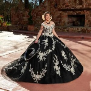Customized Black Charming Tulle Quinceanera Dresses Lace Appliques Off The Shoulder Beadings Royal Train Vestidos De 15