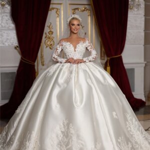 Elegant Lace Wedding Dress 2025 Formal Long Sleeve Round Neck Bridal Gown Charming Applique Ball Gown Customized