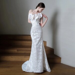 Customized Strapless Mermaid Lace Wedding Dress With 3D Flowers Sleeveless Sweep Train Sheath Bridal Gown Elegant Bridal Dress