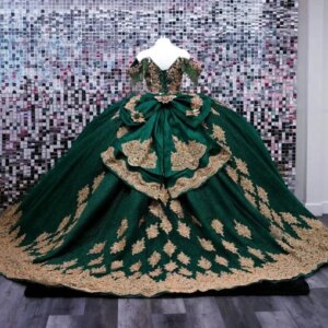 Customized Emerald Green Tassel Quinceanera Dresses Off The Shoulder Beading Gold Applique Prom Party Wear Vestidos De 15 Años