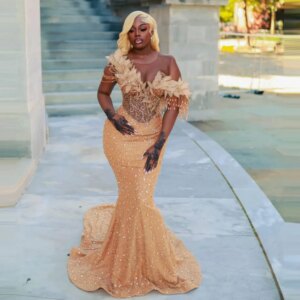 Luxury Plus Size Evening Dresses With Floral Appliques Crystals Tassels Sheer Neckline Mermaid Prom Dress Formal Party Gowns