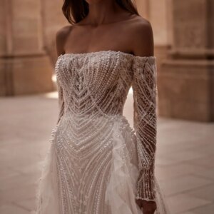 Sexy Strapless Wedding Dress 2025 Elegant Off-the-shoulder Bridal Gown Luxurious Pearl Floor-length Gown Customized