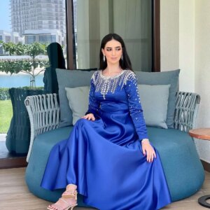 Vintage Long Sleeves Prom Dresses Scoop Neck Beadings Crystals Floor Length Party Dresses Vestidos De Fiesta Evening Dresses