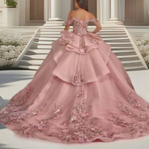 Pink Princess Ball Gown Quinceanera Dresses 2025 Beaded Lace Flower Appliques Crystals Luxury Sweet 15 Dress Vestidos De 16 Años