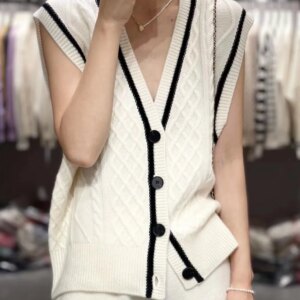 Layering 100% cashmere cardigan women’s vest V-neck sleeveless sweater cashmere waistcoat short knitting top cable knit outer