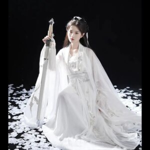 Silver moon, flying frost, white water clouds, heavenly Han elements, immortal qi, calm and decisive, Wei Jin style, summer and
