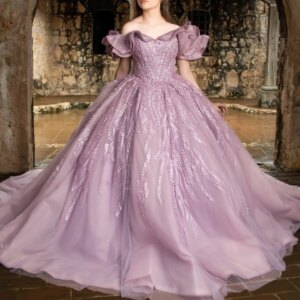 Light Purple Shiny Quinceanera Dresses Off Shoulder Ball Gown Sweet 16 Dress Beading Crystal Tull Birthday Party Vestidos 15