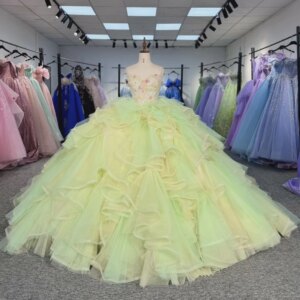 Sage Green Shiny Quinceanera Dresses Ball Gown Vestidos De 15 Anos Beads Crystal Tull Tiered Birthday Party Sweet 16 Dress