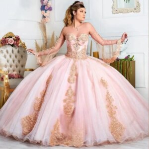 Luxury Sweetheart Quinceanera Dresses for Girls Lace Appliques Flare Sleeves Lace Up Tulle Robe Quinceanera Rouge