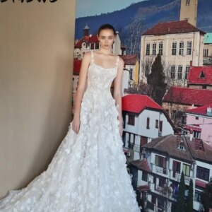 Sexy Spaghetti Strap Wedding Dress 2025 Charming V-Neck Bridal Gown Romantic Lace A-line Floor-length Gown Customized