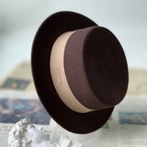 New autumn and winter flat top hat women along the small big circumference of all black