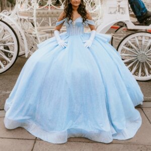 Sky Blue Shiny Quinceanera Dresses Ball Gown Off The Shoulder Beading Crystal Tull Party Birthday Sweet 16 Dress Vestidos 15