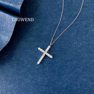 LUOWEND 100% 18K White Gold Necklace Shiny Cross Pendant 0.30carat Real Natural Diamond Necklace for Women High Birthday Gift