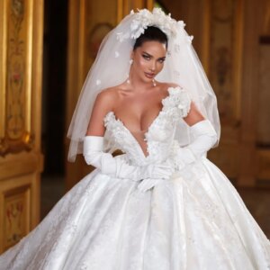 Luxurious Off-shoulder Bridal Gown 2025 Romantic Sleeveless Wedding Dress Shiny Strapless Beaded Floor-Length Gown Customized