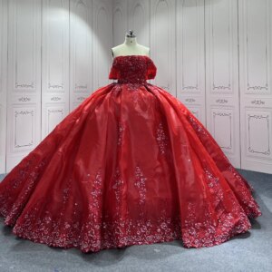 Luxury Princess Red Quinceanera Dresses 2024 Lace Appliques Off Shoulder Ball Gown Party Dress For Sweet