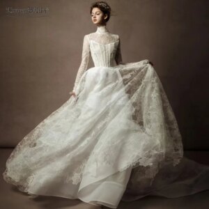 High Neck Unique Lace Wedding Dress ,Long Sleeve A Line Bridal Gowns ,Special Design Vestido De Noivas DW969