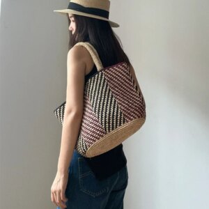 High end women’s hand woven bag [20 pieces]