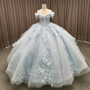 Light Sky Blue Shiny Princess Quinceanera Dresses Appliqued Lace Beading Tull Tiered Sweet 16 Dress Sweetheart Ball Gown Vestido