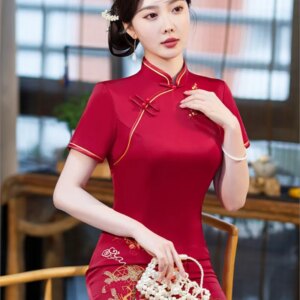 Women’s long slim-fit silk cheongsam runway banquet dress