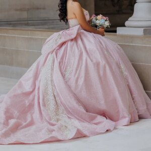 Pink Shiny Quinceanera Dress Ball Gown 2025 Appliques Lace Beads Crystal Tull Off Shoulder Sweet 16 Vestidos 15 De XV Anos