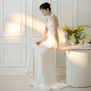 Backless Mermaid Wedding Dress For Women Sleeveless Halter Ncek Sheath Bridal Dress Simple Sweep Train Bridal Gown TSWD224