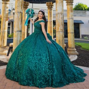 Emerald Green Princess Quinceanera Dresses Off the Shoulder Ball Gown Sweet 16 Dress Beads Lace Beads Tull Vestidos De 15 Anos