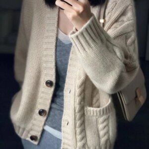 Women’s pure cashmere V-neck semi-cable knit thick wool sweater with loose dropped shoulders and pockets, new autumn and winter