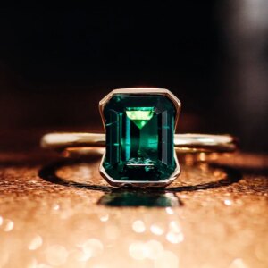 Provence 18K/14K/10K Solid Gold Emerald Cut Lab Grown Zambian Half Bezel Set Solitaire Engagement Ring For Woman Customized Gift