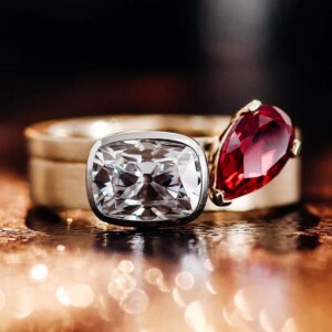 Provence 18K/14K/10K Solid Gold Pear Cut Lab Grown Ruby With DEF VVS Elongated Cushion Moissanite Ring Set For Woman Customized