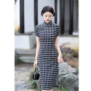 Old Shanghai Retro National Style Mid-Length Short Sleeve Plaid Cheongsam Qi Pao Spring and Summer New Lady Literature